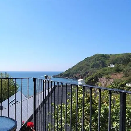 Cosy Beachfront Retreat With Stunning Sea Views & Free Access To A Local Indoor Pool Talland Exterior photo