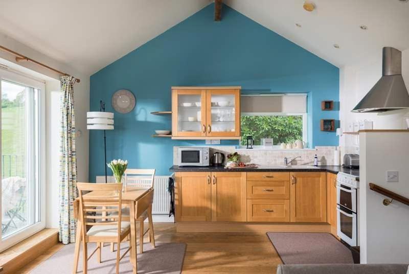 Holiday home Cosy Beachfront Retreat With Stunning Sea Views & Free Access To A Local Indoor Pool Talland